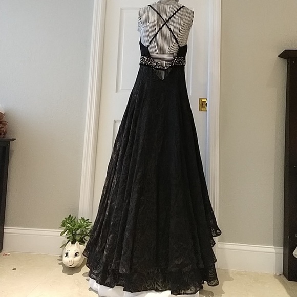 BEBE Evening Gown w/train. Sz Med - Picture 3 of 5